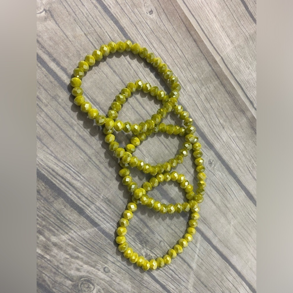 Pink Diamondback Handmade Kiwi Green Bead Stretchy 4 Piece Bracelet Set